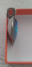 Load image into Gallery viewer, Side view of heart shaped pendant
