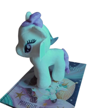 Load image into Gallery viewer, Daar's 'n towerponie in my bed geskenkstel