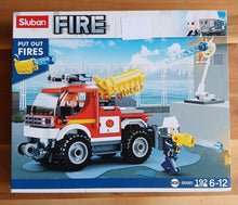 Load image into Gallery viewer, Sluban Fire Engine Building Set – 192 Pieces