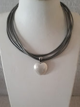 Load image into Gallery viewer, Miglio Heart Enhancer - White Shell Pearl