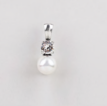 Load image into Gallery viewer, Miglio Everyone’s Darling Pearl & Swarovski Crystal Pendant – Burnished Silver