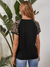 Load image into Gallery viewer, Black & Leopard Print T-shirt - L
