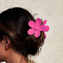 Load image into Gallery viewer, Daisy Jaw Hair Clip - Hot Pink
